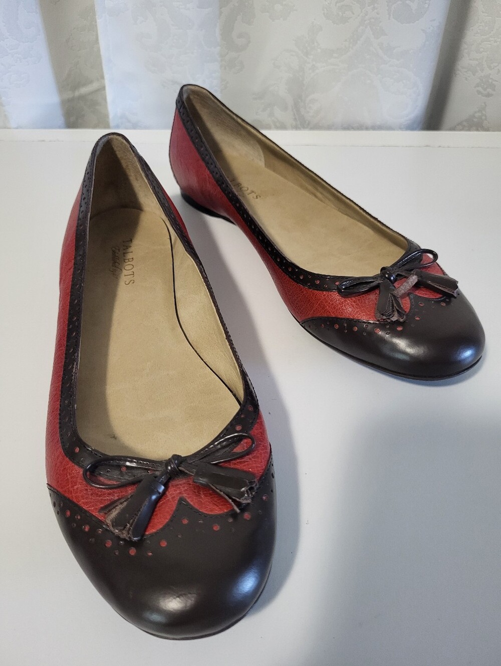 Talbots Women’s Classic Wingtip Bow Leather Ballet Flats Sz 10B Red Brown